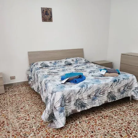 Isola Catalana Apartment *