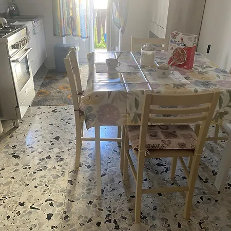 Isola Catalana Apartment
