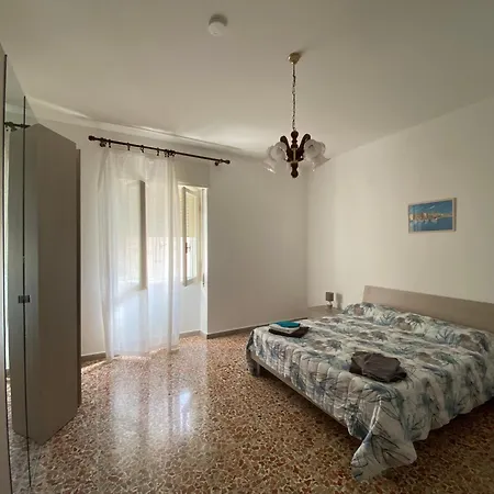 Isola Catalana Apartment *